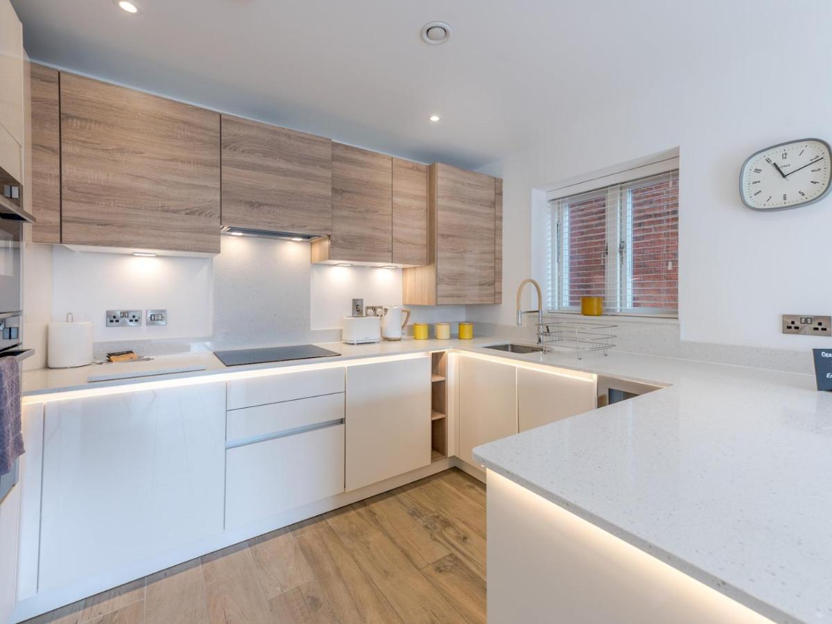 Pass The Keys 1 Bed Albury Contemporary Apartment With Secure Parking 什鲁斯伯里 外观 照片