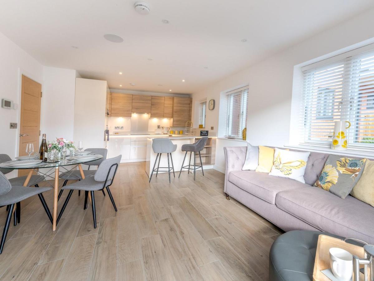 Pass The Keys 1 Bed Albury Contemporary Apartment With Secure Parking 什鲁斯伯里 外观 照片